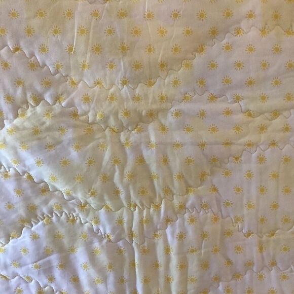 NWT. Beautiful Hand Crafted Rainbow Quilt - Picture 9 of 10